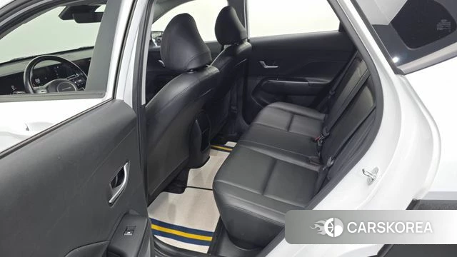 Hyundai Kona (SX2) 2023 Белый из Кореи, фото 3
