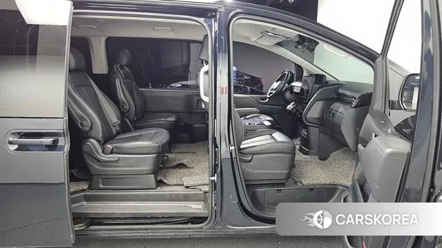 Hyundai Staria 2022 Черный из Кореи, фото 3