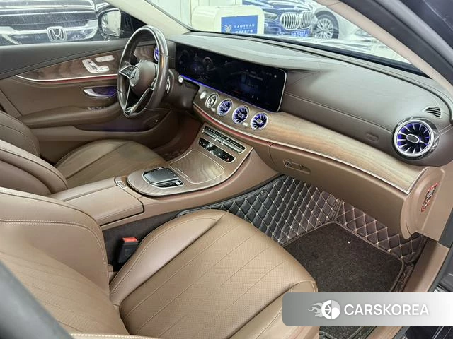 Mercedes-Benz E-Class 2023 Черный из Китая, фото 3