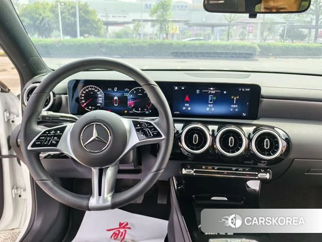 Mercedes-Benz A-Class 2023 Белый из Китая, фото 3