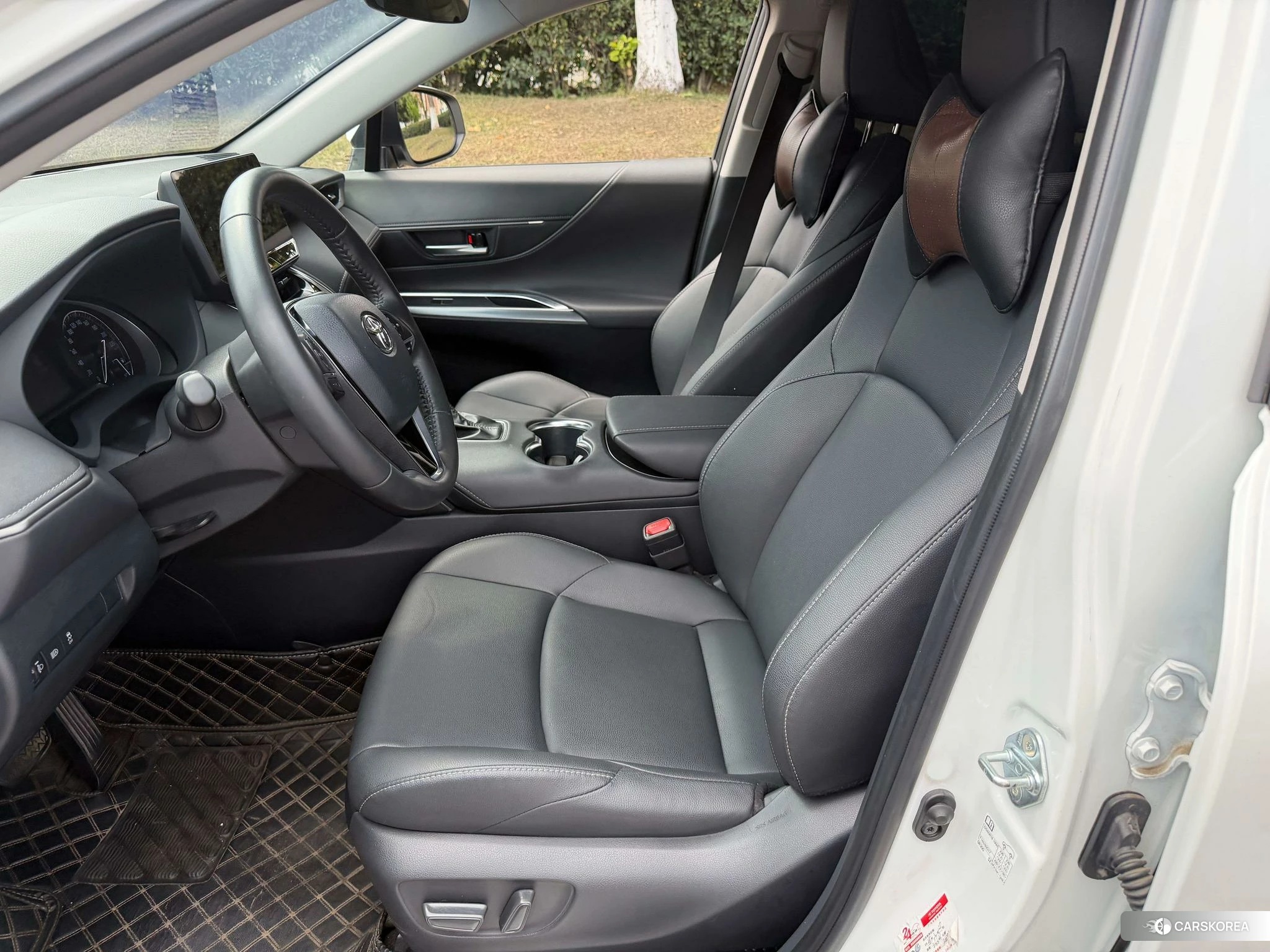 Toyota Venza 2023 Белый из Китая, фото 3
