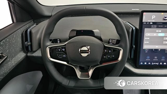 Volvo EX30 2025 Белый из Кореи, фото 3