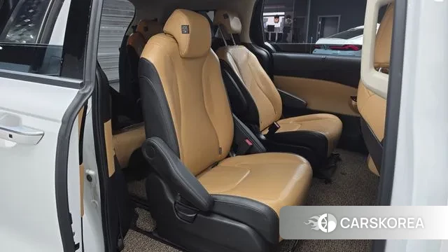 Kia Carnival 4th generation 2023 Белый из Кореи, фото 3