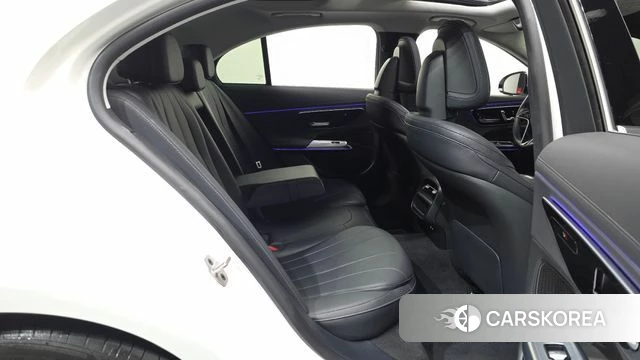 Mercedes-Benz E-Class W214 2024 Белый из Кореи, фото 3