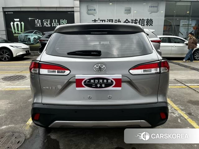 Toyota Corolla 2022 Серебристо-серый из Китая, фото 3
