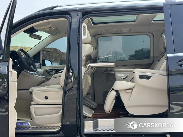Mercedes-Benz V-Class 2023 Черный из Китая, фото 3