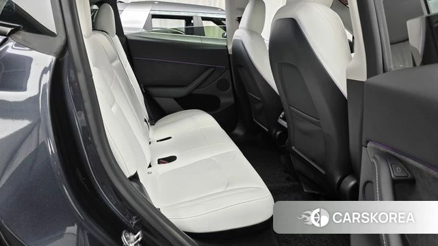 Tesla Model Y 2024 Серый из Кореи, фото 3