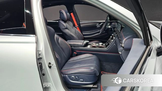 Genesis GV80 Coupe 2025 Цвет галактики из Кореи, фото 3