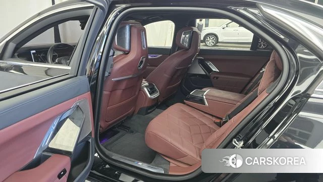 BMW 7 Series (G70) 2024 Серый из Кореи, фото 3
