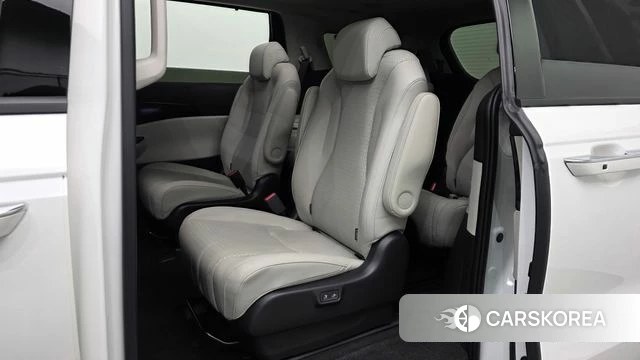 Kia Carnival 4th generation 2023 Белый из Кореи, фото 3