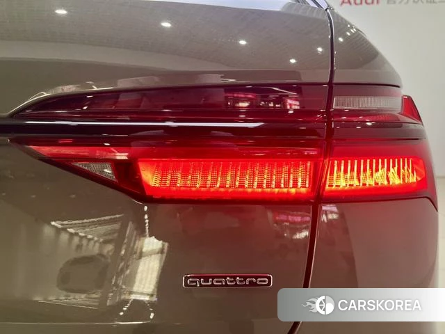 Audi A6 2023 Темно-серый из Китая, фото 3