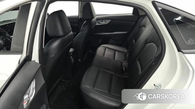 Kia The New K3 2nd generation 2024 Белый из Кореи, фото 3