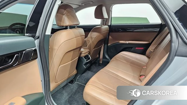 Hyundai Grandeur Hybrid (GN7) 2023 Серебристо-серый из Кореи, фото 3
