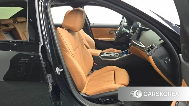 BMW 3 Series (G20) 2025 Черный из Кореи, фото 3