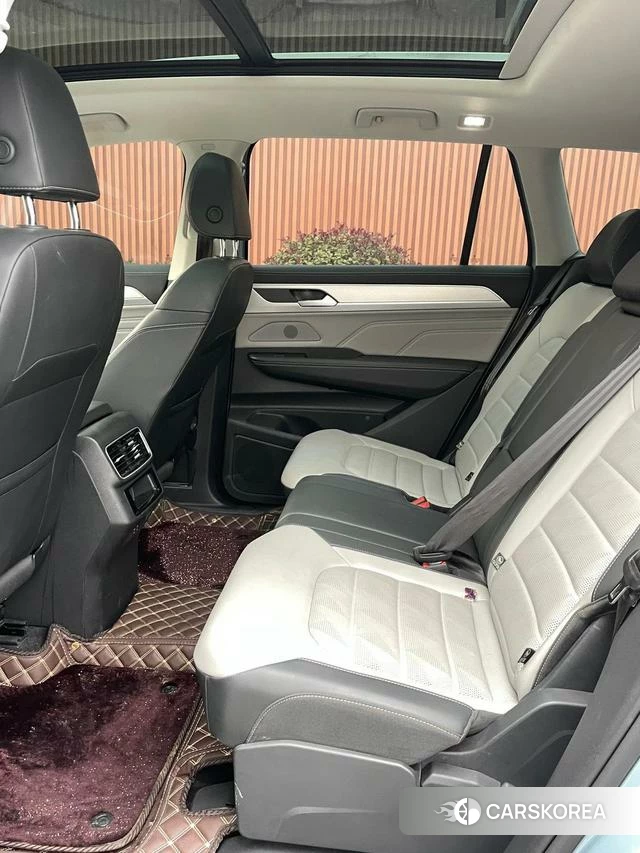 Volkswagen Tavendor 2024 Синий из Китая, фото 3
