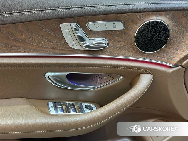 Mercedes-Benz E-Class 2021 Черный из Китая, фото 3