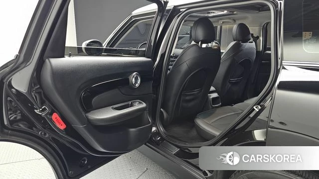 Mini Cooper Clubman 2021 Черный из Кореи, фото 3