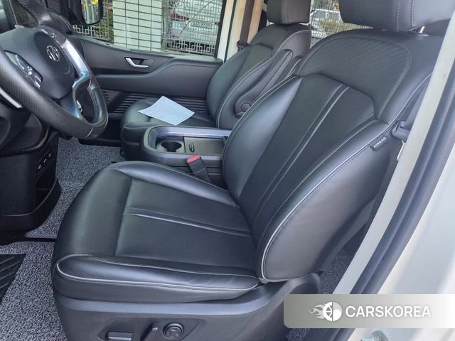 Hyundai Staria 2021 Белый из Кореи, фото 3