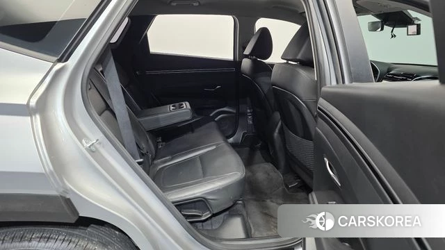 Hyundai Tucson (NX4) 2023 Серебристо-серый из Кореи, фото 3
