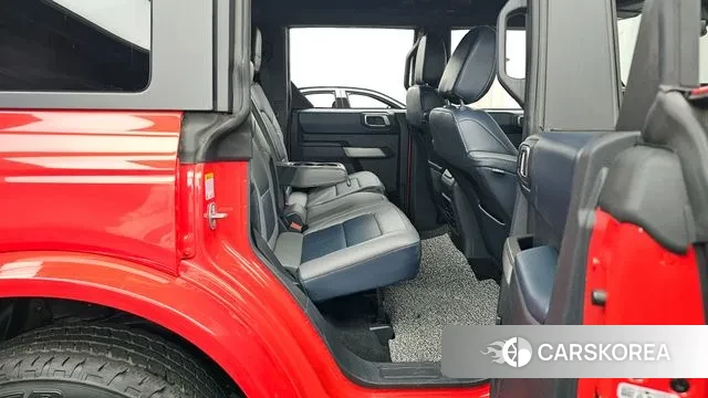 Ford Bronco 6th Generation 2022 Красный из Кореи, фото 3