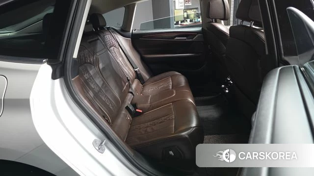 BMW 6 Series GT (G32) 2018 Белый из Кореи, фото 3