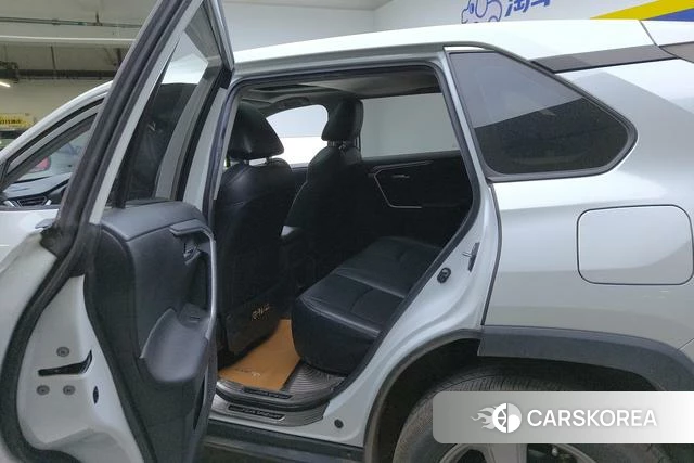 Toyota RAV4 2021 Белый из Китая, фото 3