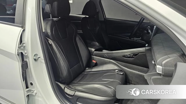 Hyundai Avante Hybrid (CN7) 2023 Белый из Кореи, фото 3