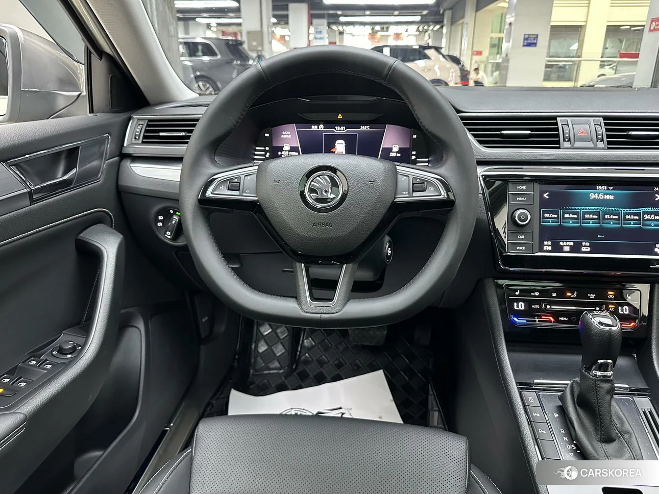 Skoda Superb 2019 Шампань из Китая, фото 3