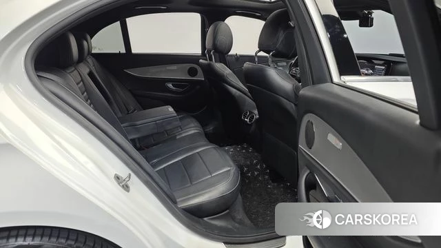 Mercedes-Benz E-Class W213 2018 Белый из Кореи, фото 3