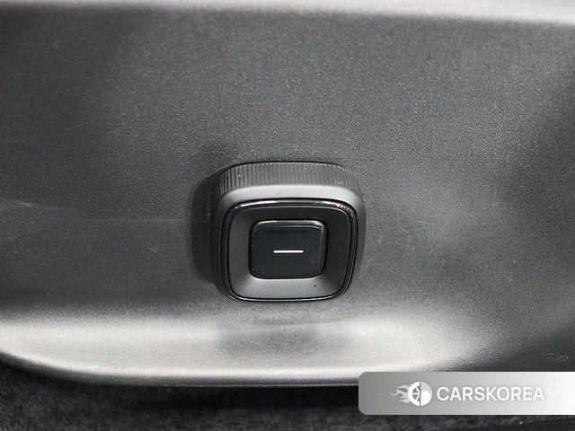 Volvo EX30 2025 Белый из Кореи, фото 3