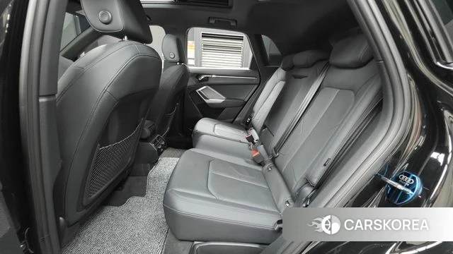Audi Q3 (F3) 2024 Черный из Кореи, фото 3