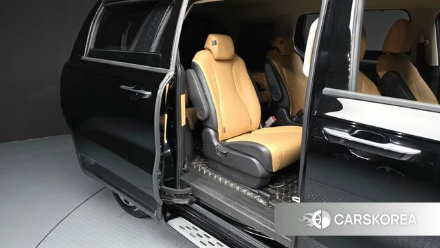 Kia Carnival 4th generation 2022 Черный из Кореи, фото 3