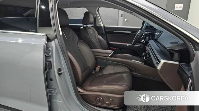 Hyundai Grandeur (GN7) 2023 Серебристо-серый из Кореи, фото 3