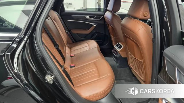 Audi A6 (C8) 2021 Черный из Кореи, фото 3