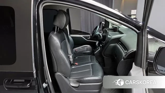 Hyundai Staria 2022 Черный из Кореи, фото 3
