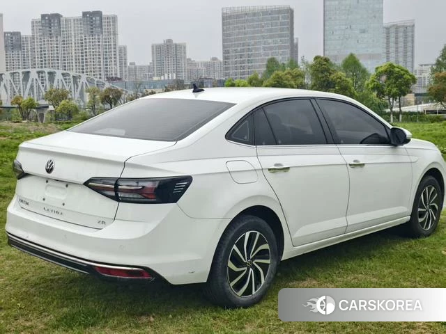 Volkswagen Lavida 2023 Белый из Китая, фото 3