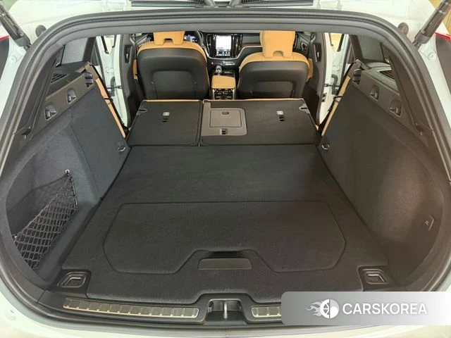 Volvo V60 Cross-Country 2nd Generation 2026 Белый из Кореи, фото 3