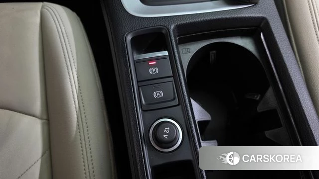 Audi Q3 (F3) 2022 Красный из Кореи, фото 3