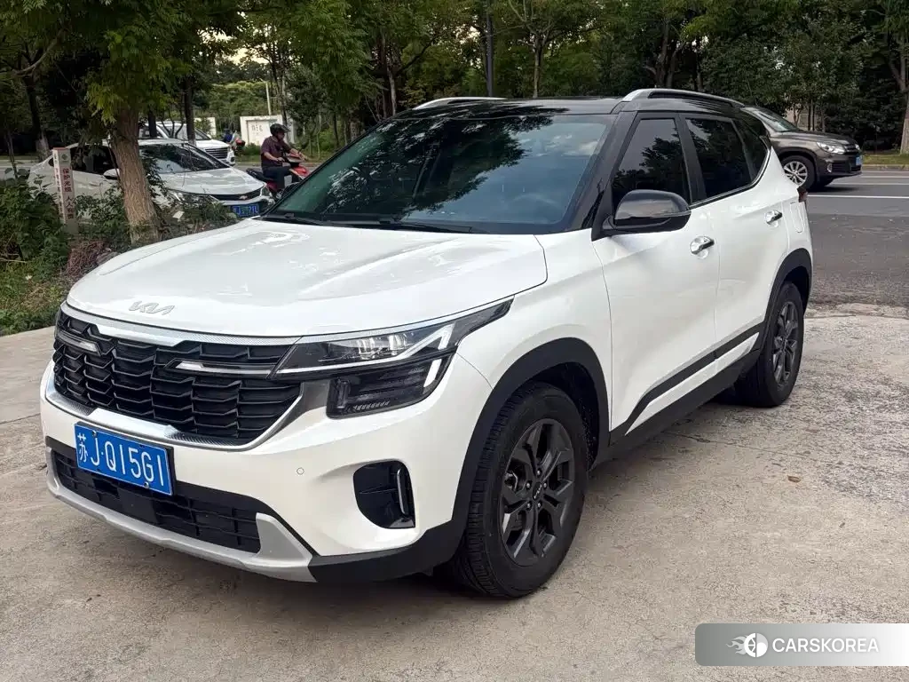 Kia Seltos 2023 Белый из Китая, фото 3
