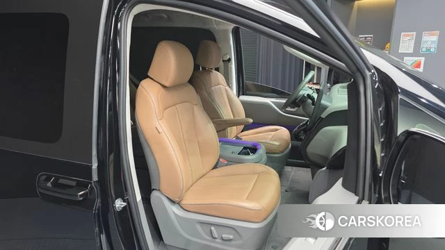 Hyundai Staria 2022 Черный из Кореи, фото 3