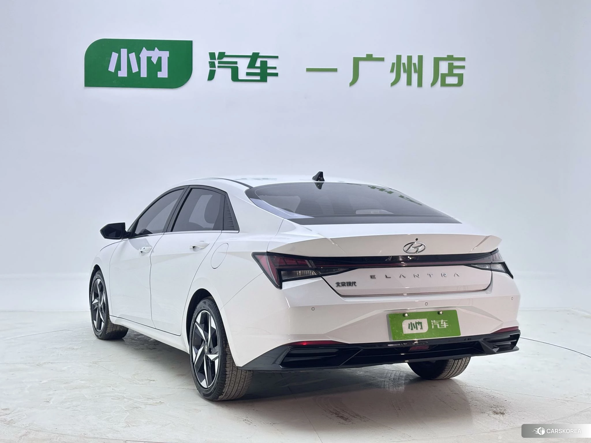 Hyundai Elantra 2022 Белый из Китая, фото 3