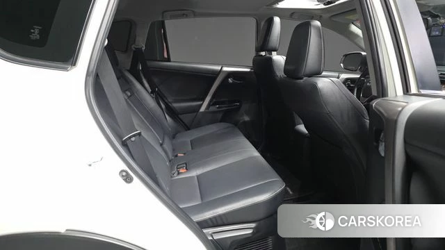 Toyota RAV4 2018 Белый из Кореи, фото 3
