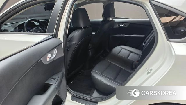 Kia The New K3 2nd generation 2022 Белый из Кореи, фото 3