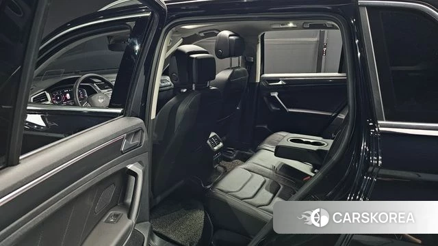 Volkswagen Tiguan second Generation 2021 Черный из Кореи, фото 3
