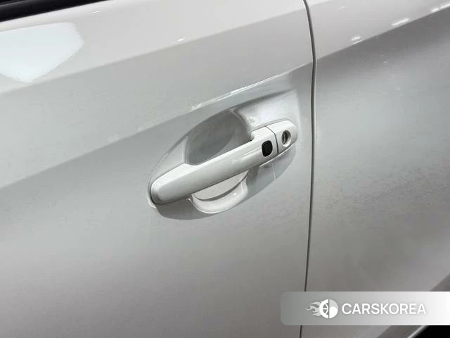 Toyota Yaris L 2023 Белый из Китая, фото 3