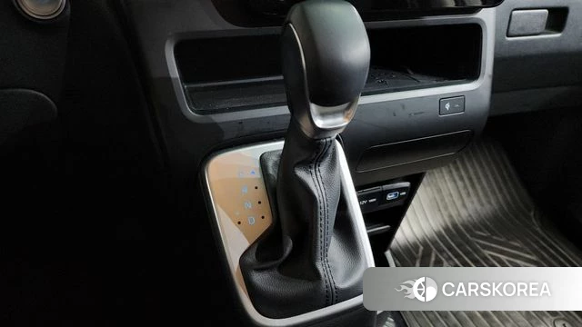 Hyundai Staria 2023 Белый из Кореи, фото 3