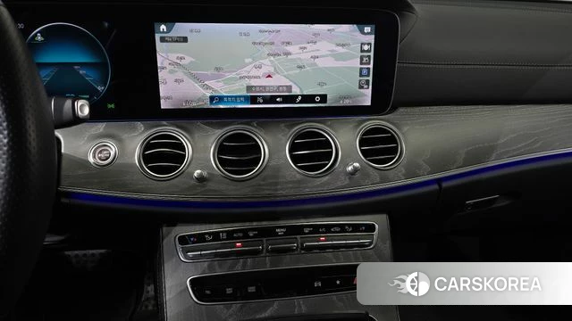 Mercedes-Benz E-Class W213 2022 Белый из Кореи, фото 3