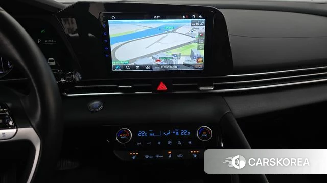 Hyundai Avante Hybrid (CN7) 2023 Белый из Кореи, фото 3