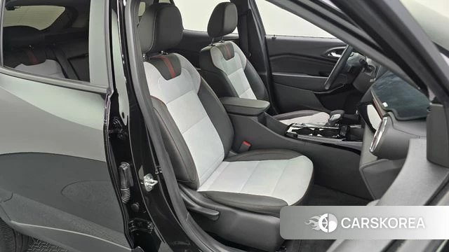 Chevrolet (GM Daewoo) Trax Crossover 2024 Черный из Кореи, фото 3