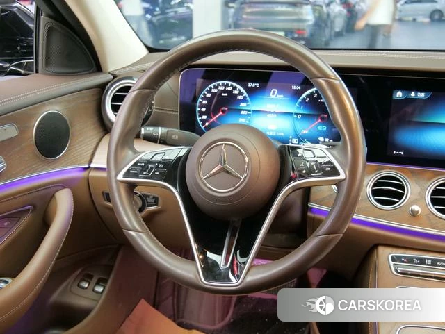 Mercedes-Benz E-Class 2023 Черный из Китая, фото 3